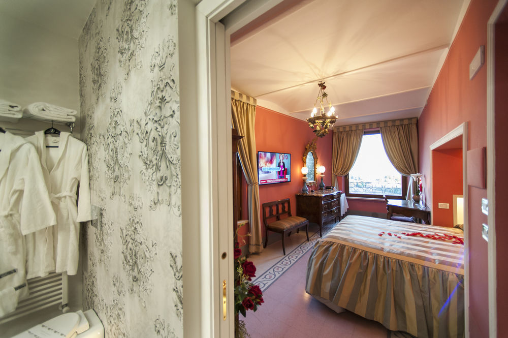 シエーナ Residenza D'Epoca Palazzo Borghesi Bed & Breakfast エクステリア 写真